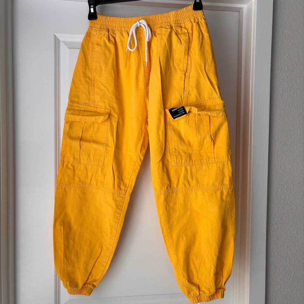 Sangtree Yellow Joggers “It’s fine I’m fine Everything’s fine” Size Large EUC